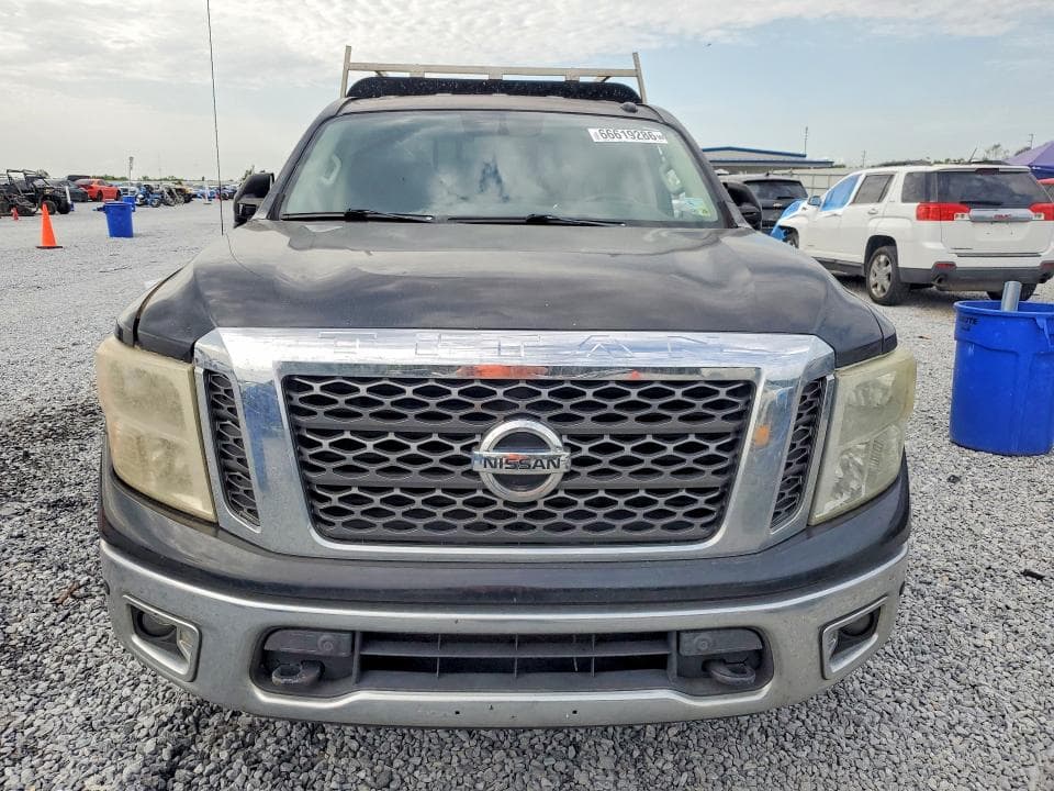 2017 NISSAN TITAN SV 5