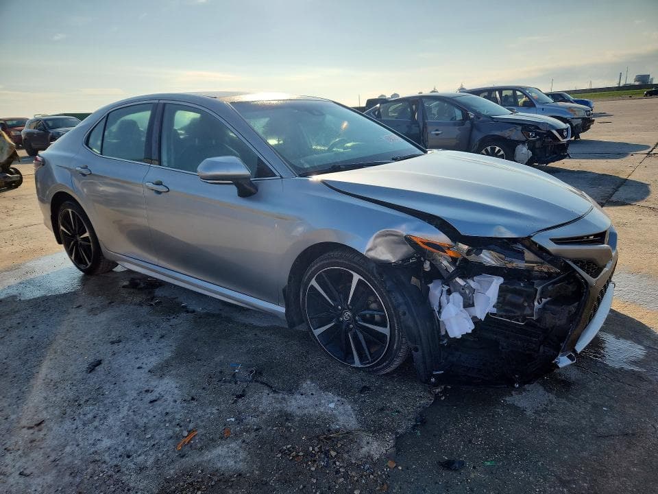 2019 TOYOTA CAMRY XSE 4