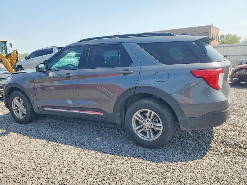 2022 FORD EXPLORER XLT 2