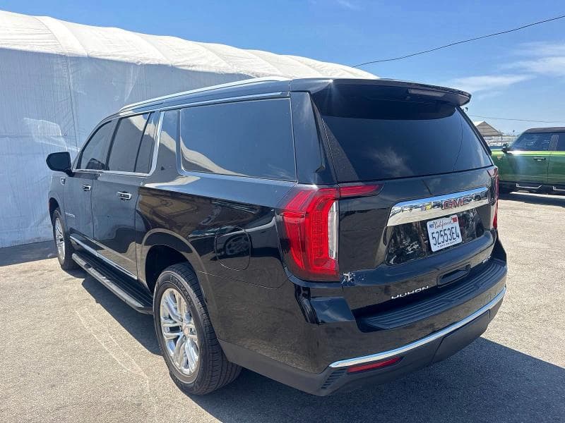 2021 GMC YUKON XL K1500 SLT 3