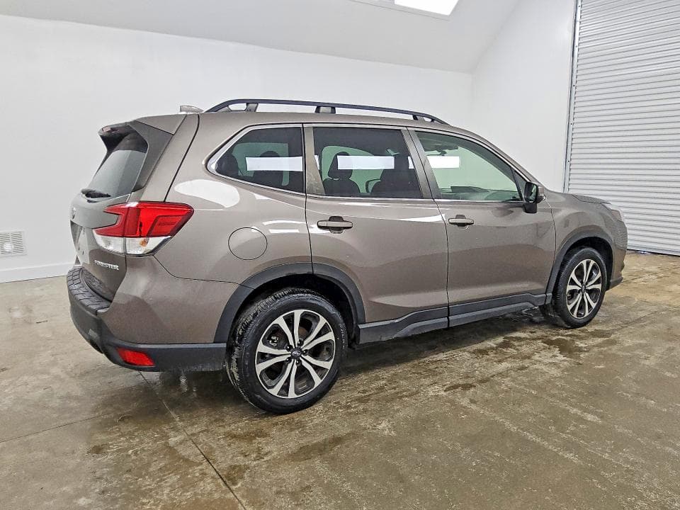 2023 SUBARU FORESTER LIMITED 3