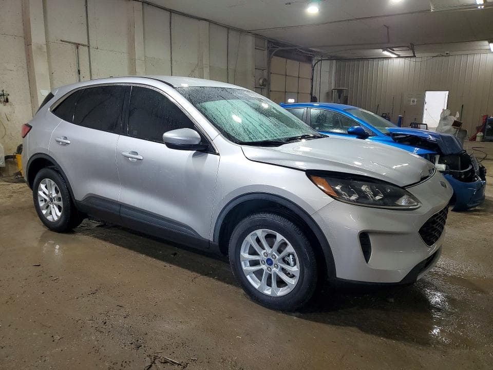 2020 FORD ESCAPE SE 4