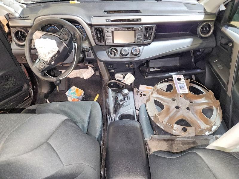 2018 TOYOTA RAV4 LE 8