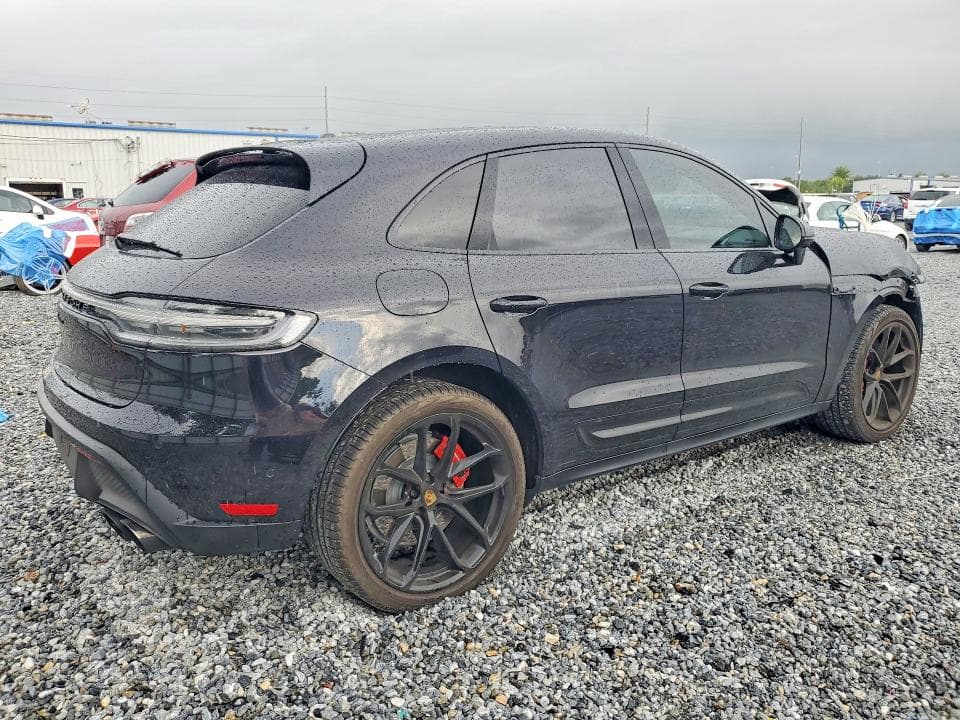 2024 PORSCHE MACAN GTS 3
