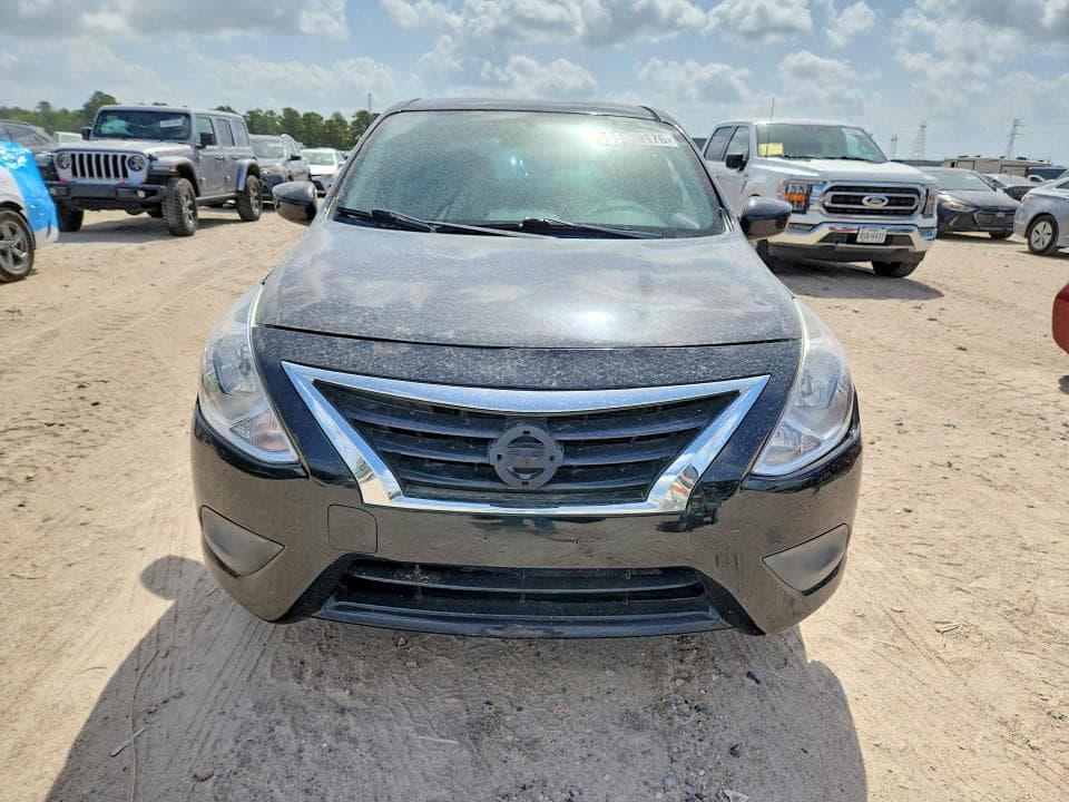 2018 NISSAN VERSA SV 5