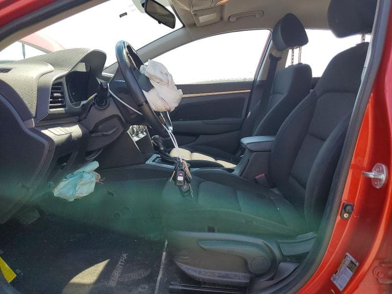 2019 HYUNDAI ELANTRA SE 7
