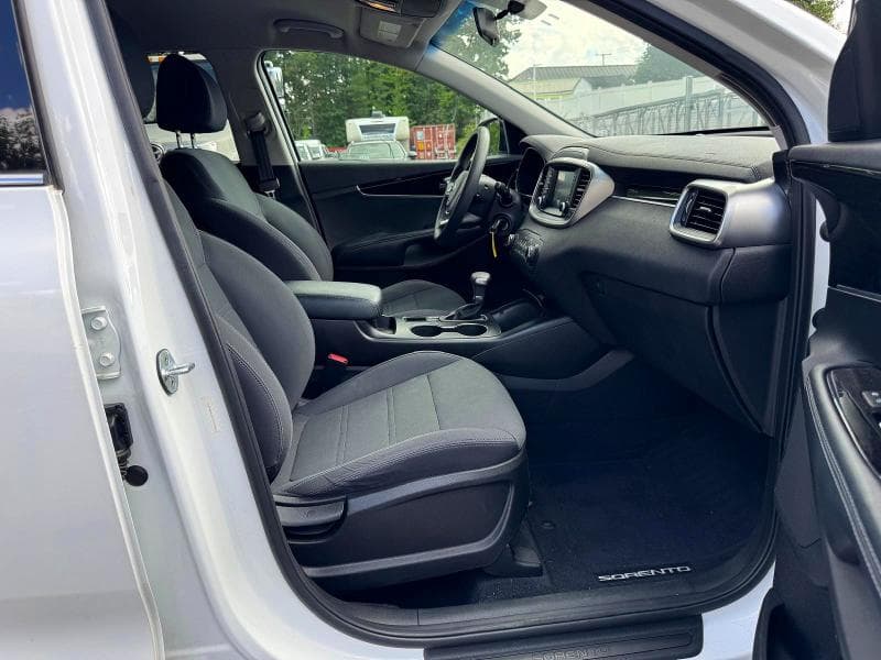 2019 KIA SORENTO LX 10