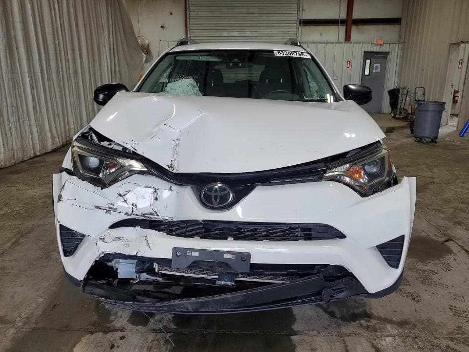 2018 TOYOTA RAV4 LE 5