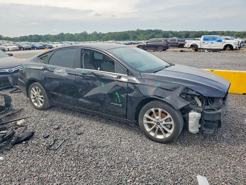 2019 FORD FUSION SE 4
