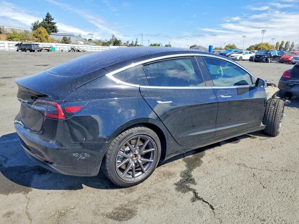 2018 TESLA MODEL 3 3