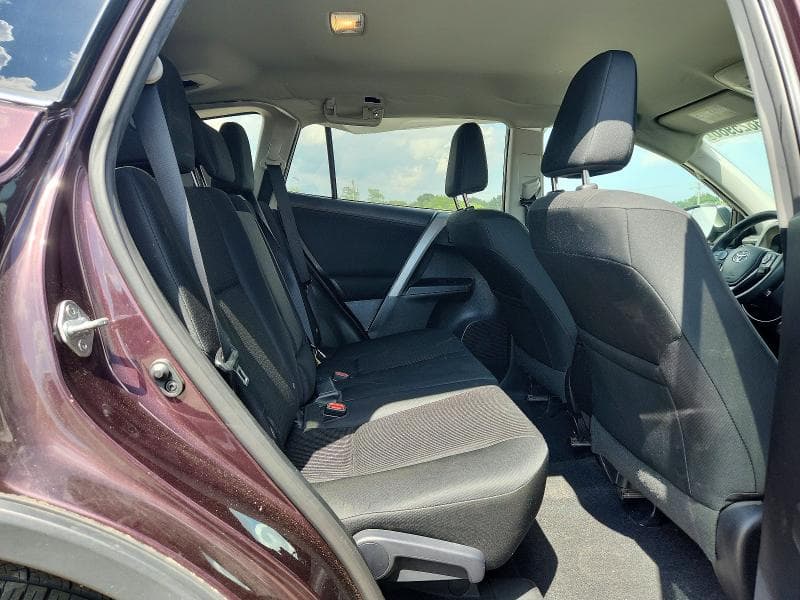 2017 TOYOTA RAV4 LE 11