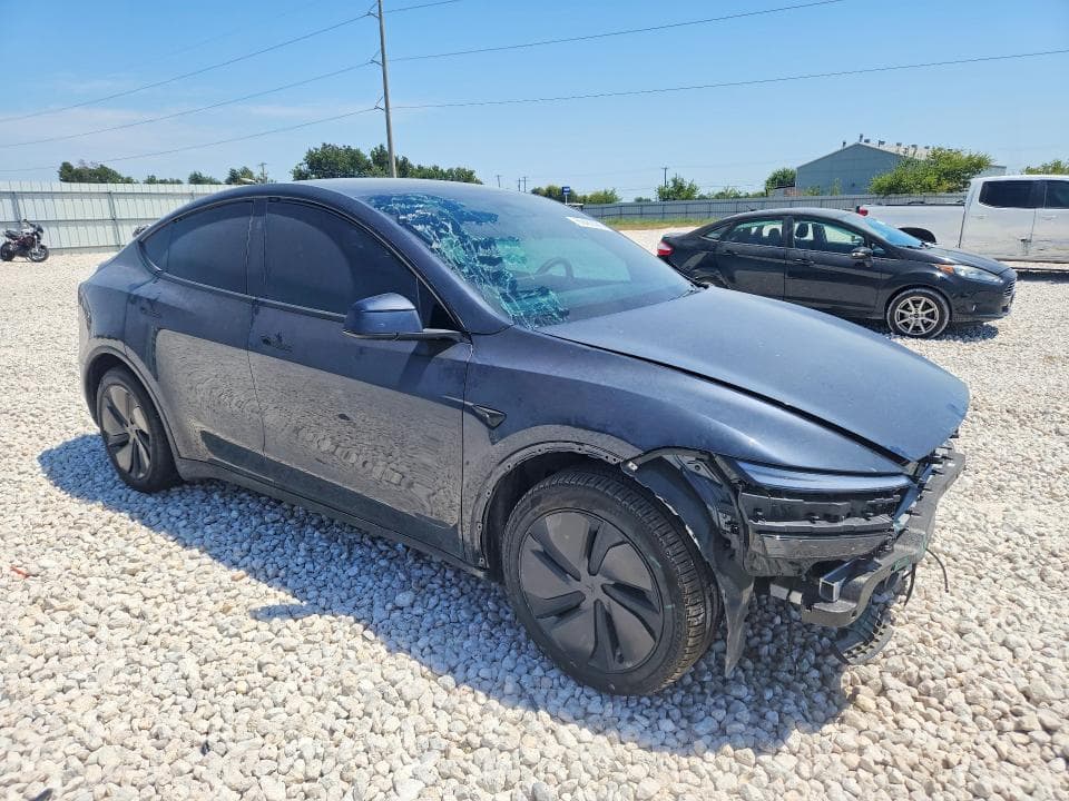 2026 TESLA MODEL Y 4