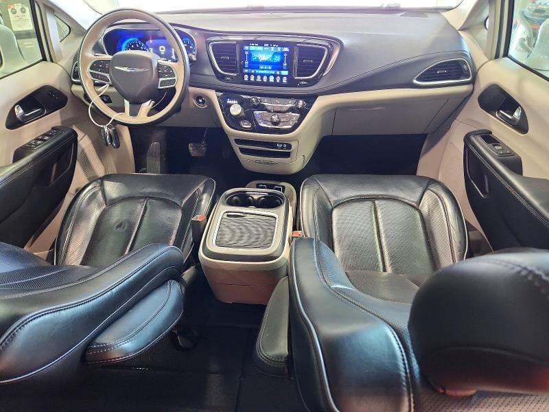 2017 CHRYSLER PACIFICA LIMITED 8