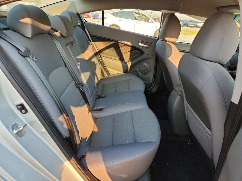 2017 KIA FORTE LX 10