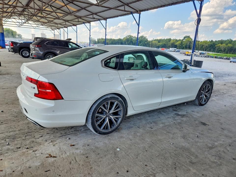 2017 VOLVO S90 T6 MOMENTUM 3