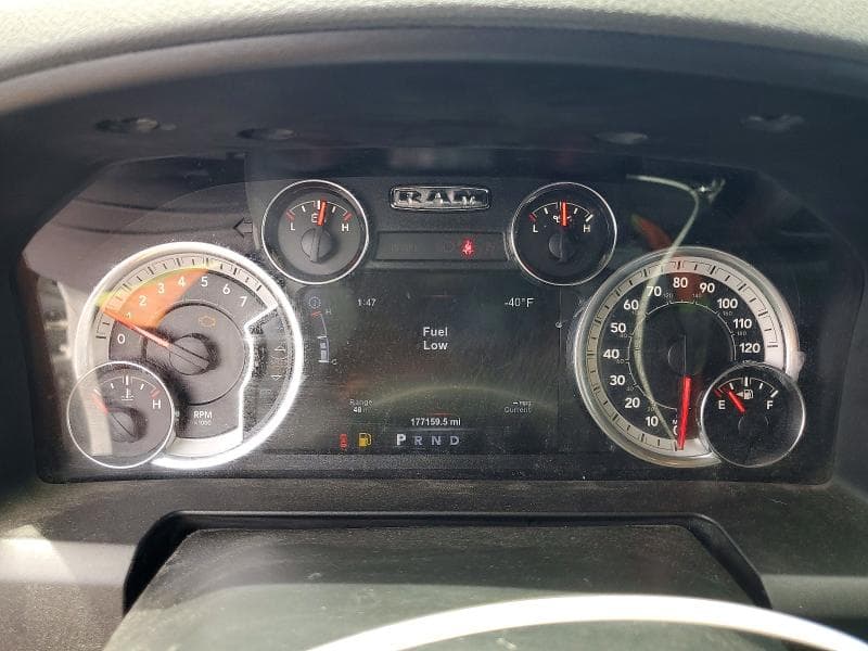 2017 RAM 1500 SLT 9