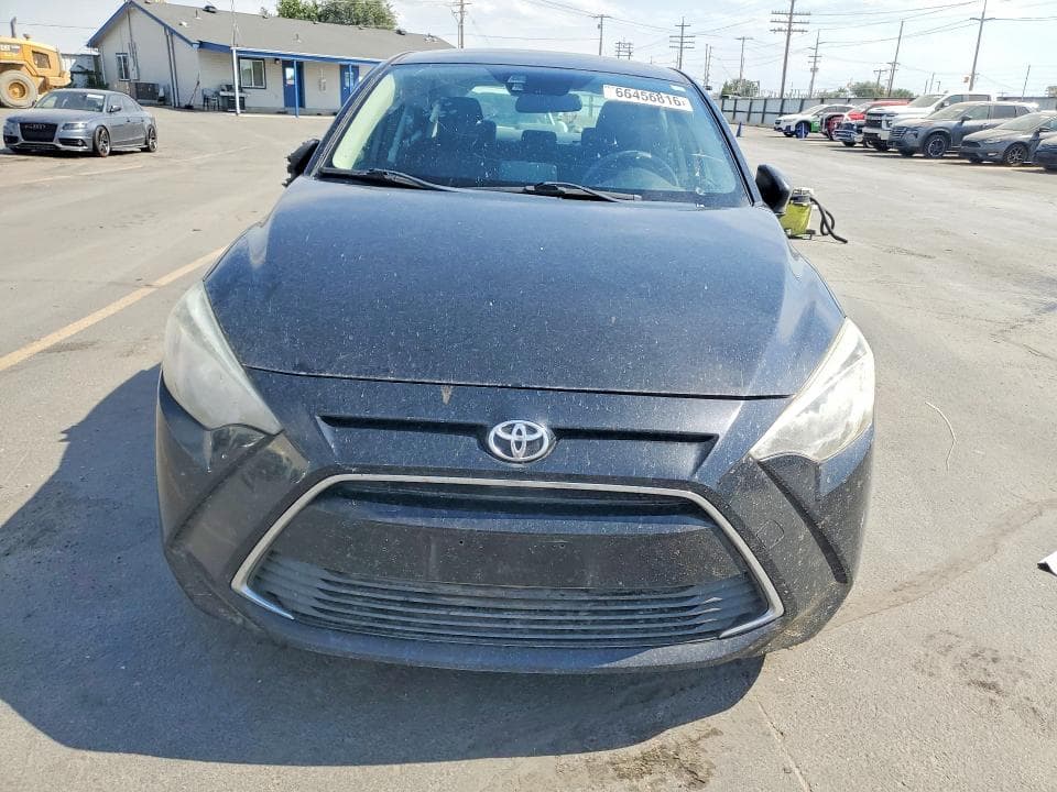 2017 TOYOTA YARIS IA BASE 5