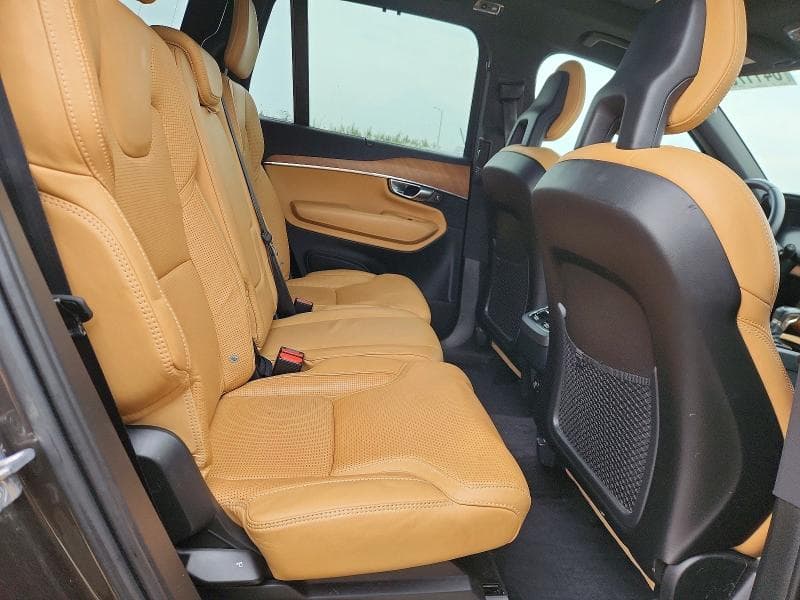 2018 VOLVO XC90 T6 11