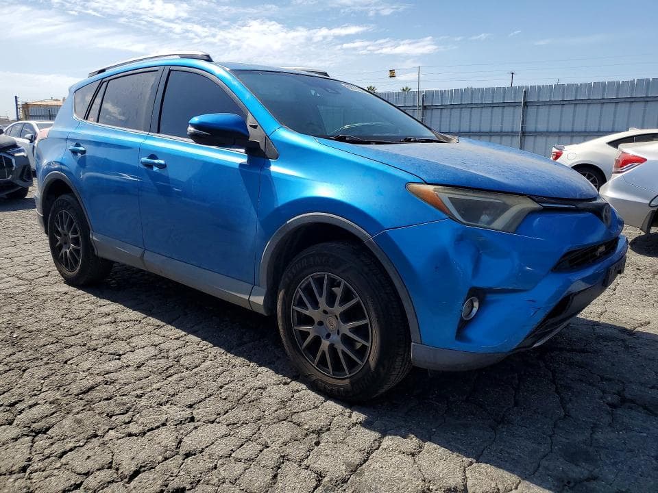 2017 TOYOTA RAV4 XLE 4