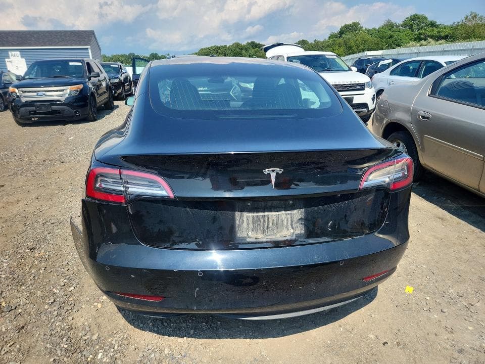2018 TESLA MODEL 3 6