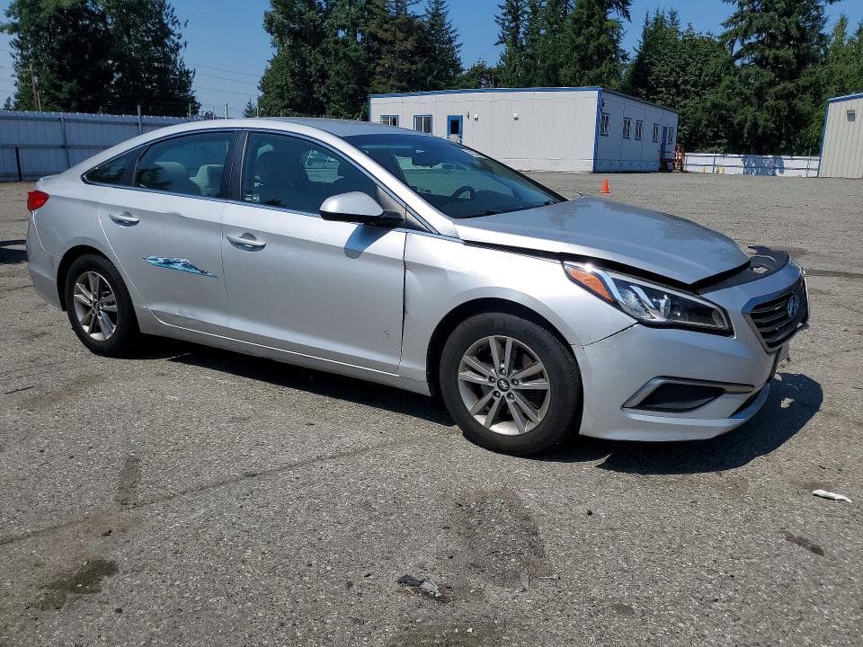 2017 HYUNDAI SONATA SE 4