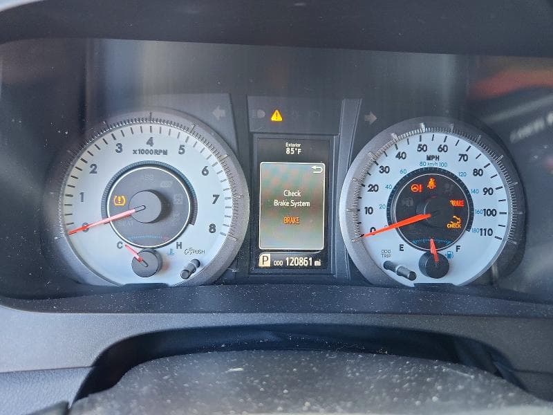 2017 TOYOTA SIENNA SE 9