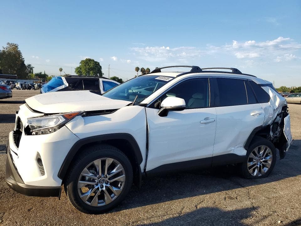 2020 TOYOTA RAV4 XLE PREMIUM - 1