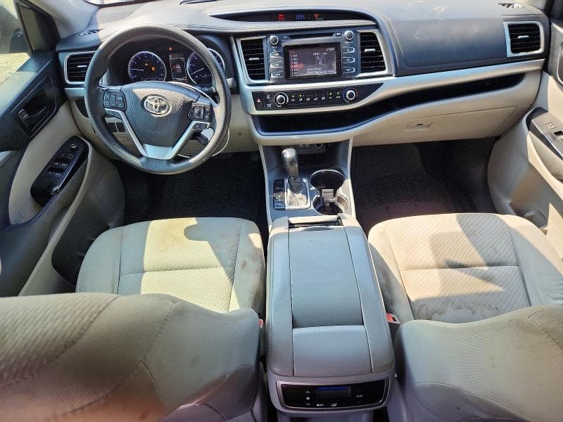 2018 TOYOTA HIGHLANDER LE 8