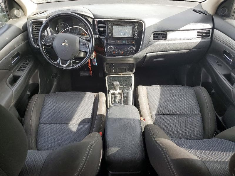 2017 MITSUBISHI OUTLANDER ES 8