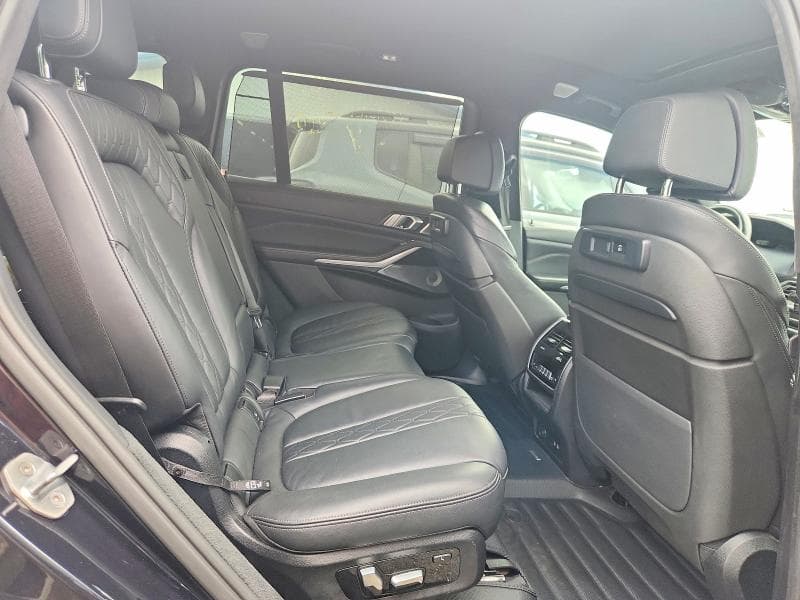 2020 BMW X7 M50I 11