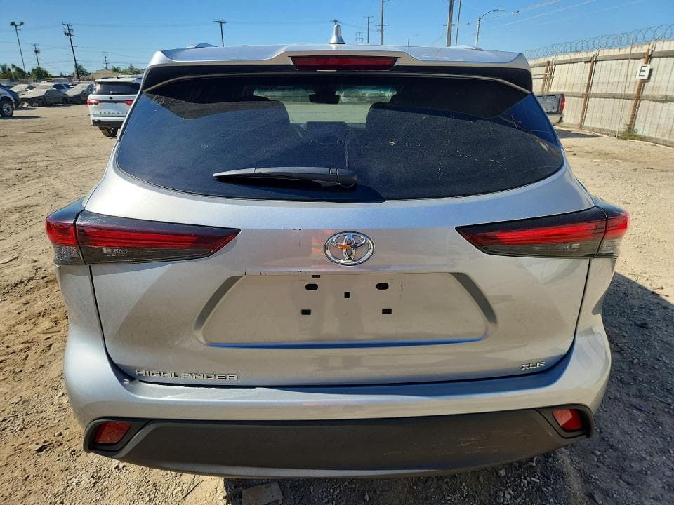 2024 TOYOTA HIGHLANDER XLE 6