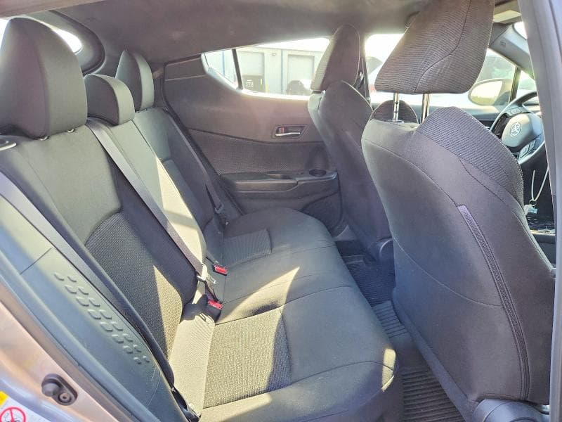 2019 TOYOTA C-HR XLE 11