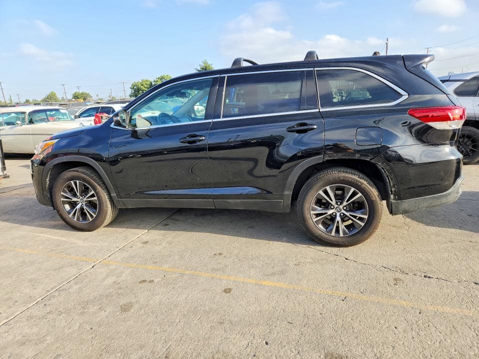 2019 TOYOTA HIGHLANDER LE 2