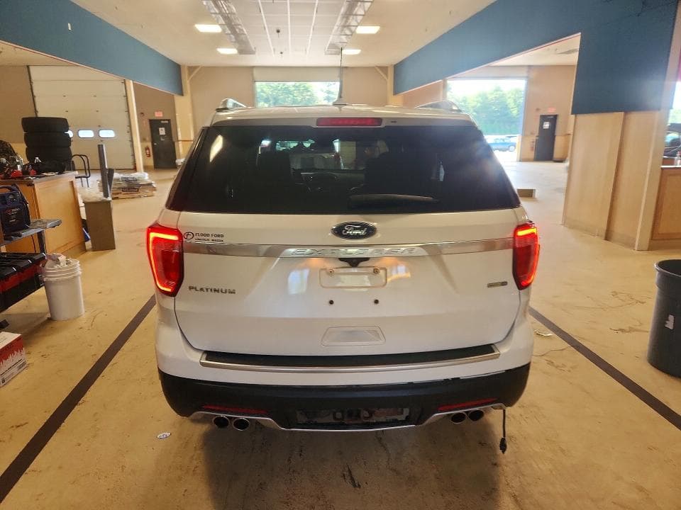 2019 FORD EXPLORER PLATINUM 6