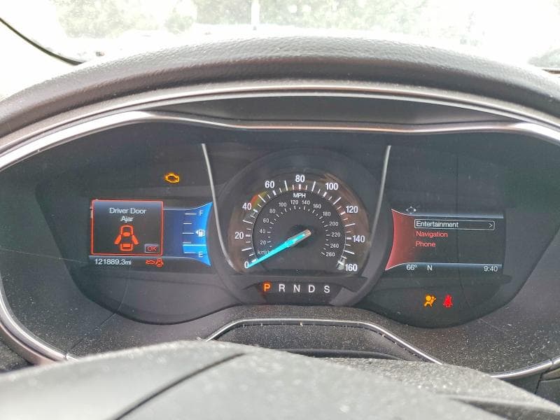 2017 FORD FUSION SE 9