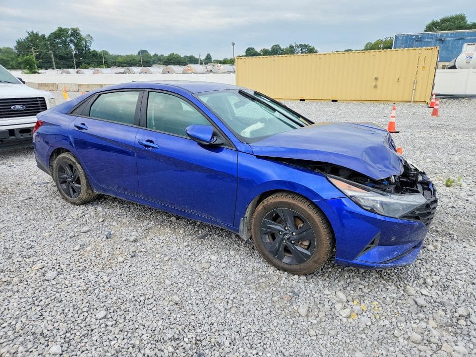 2022 HYUNDAI ELANTRA SEL 4