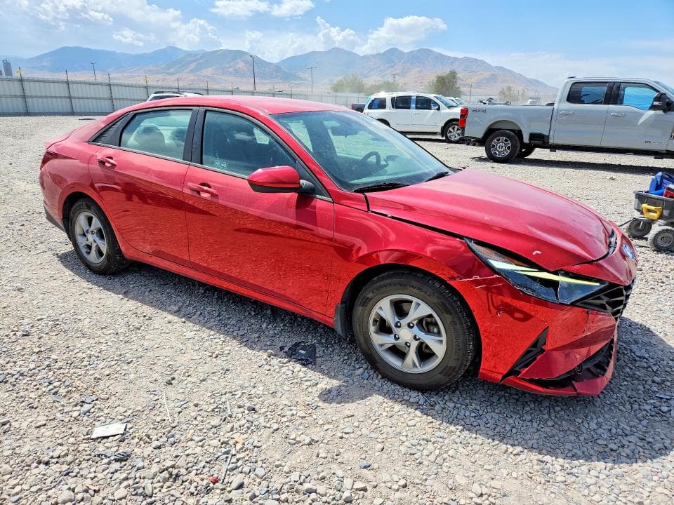2022 HYUNDAI ELANTRA SE 4