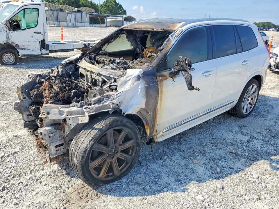 2017 VOLVO XC90 T6 - 1