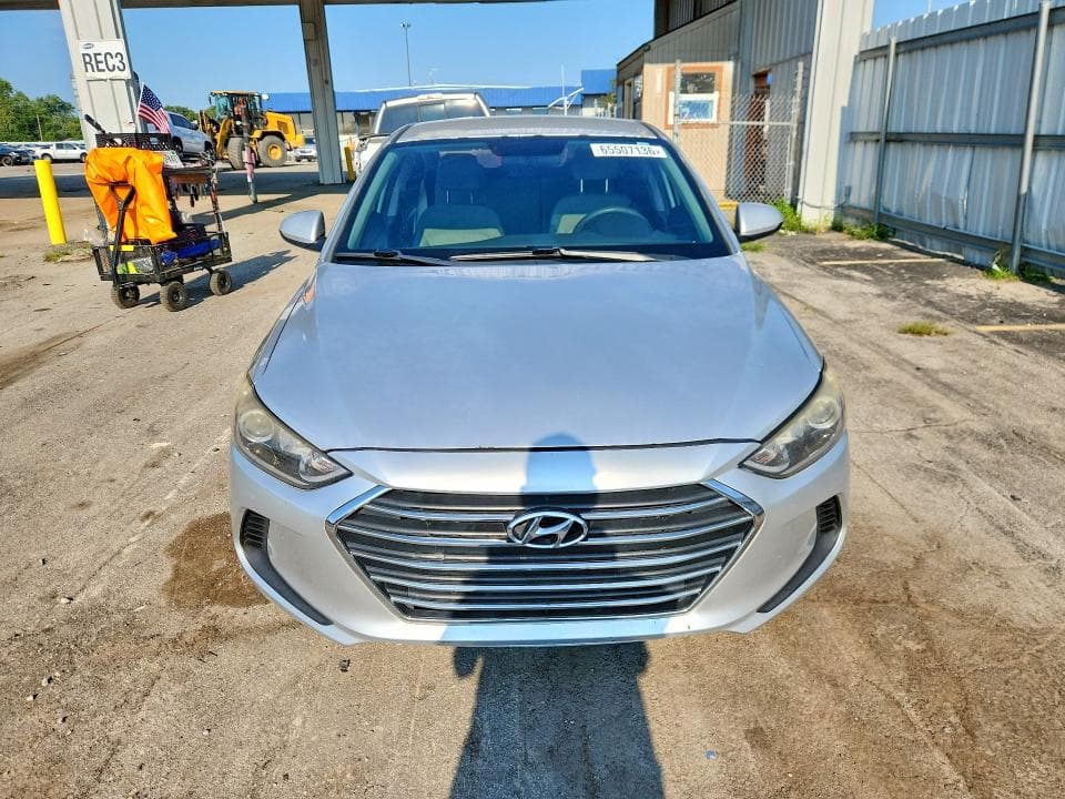 2017 HYUNDAI ELANTRA SE 5