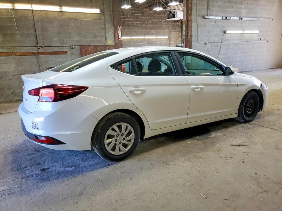 2019 HYUNDAI ELANTRA SE 3