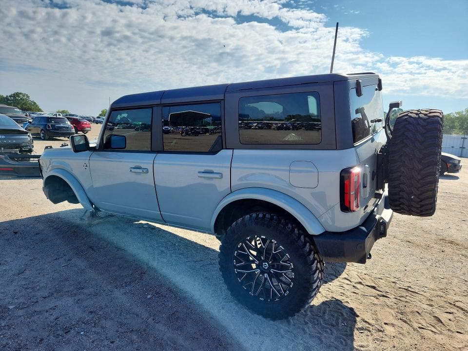 2024 FORD BRONCO OUTER BANKS 2