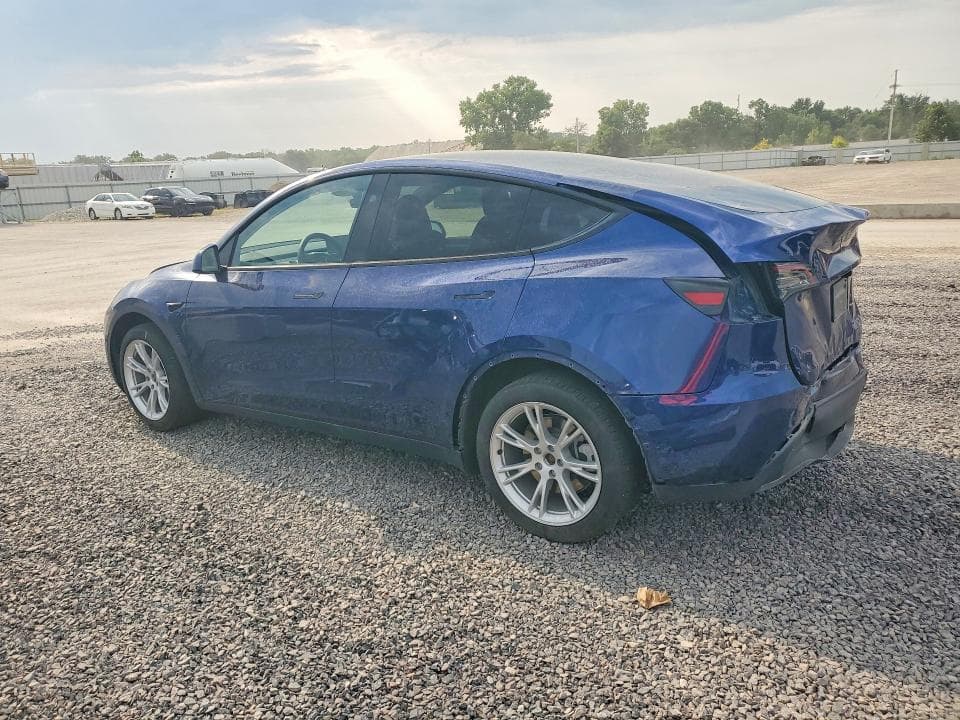 2024 TESLA MODEL Y 2