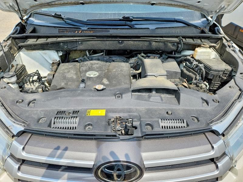 2019 TOYOTA HIGHLANDER XLE 12