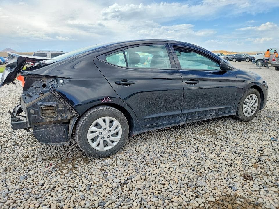 2019 HYUNDAI ELANTRA SE 3