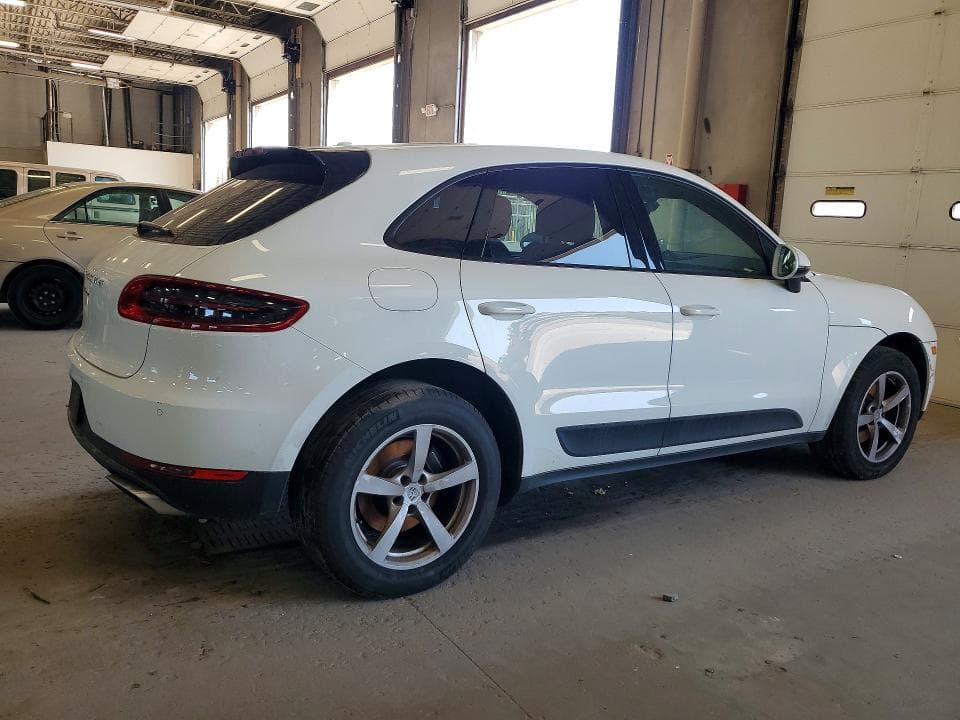 2017 PORSCHE MACAN 3