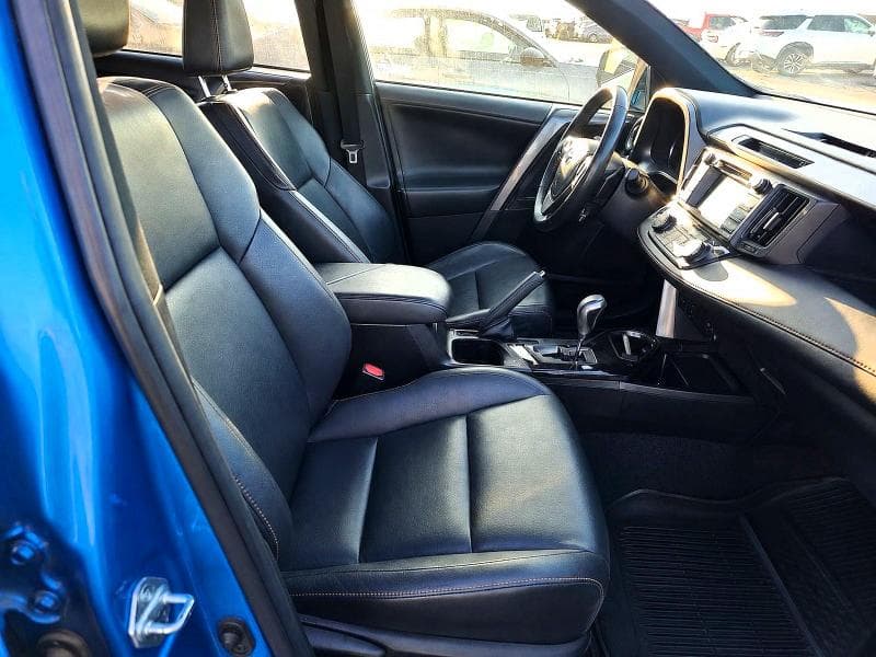 2017 TOYOTA RAV4 SE 5