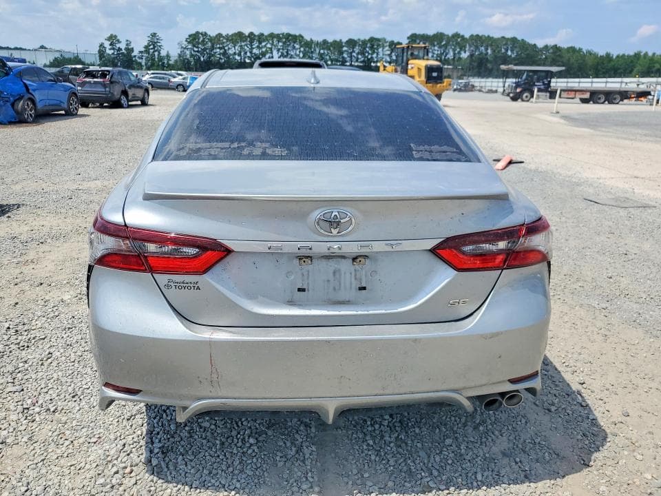 2021 TOYOTA CAMRY SE 6