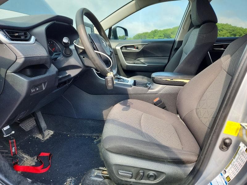 2021 TOYOTA RAV4 XLE 7