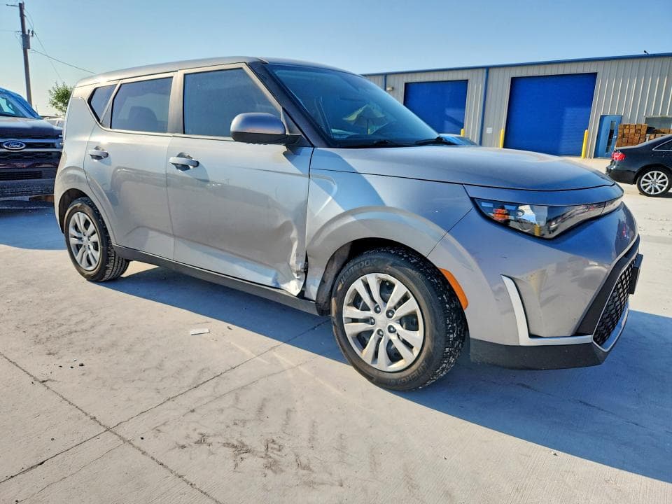 2024 KIA SOUL LX 4