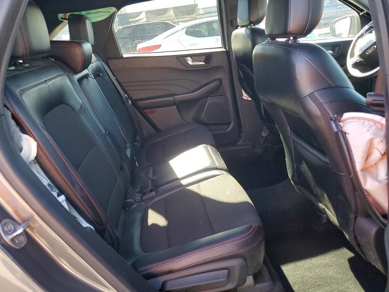 2024 FORD ESCAPE ST LINE 10